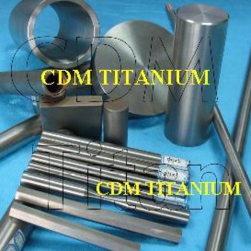 Titanium bar and titanium rod