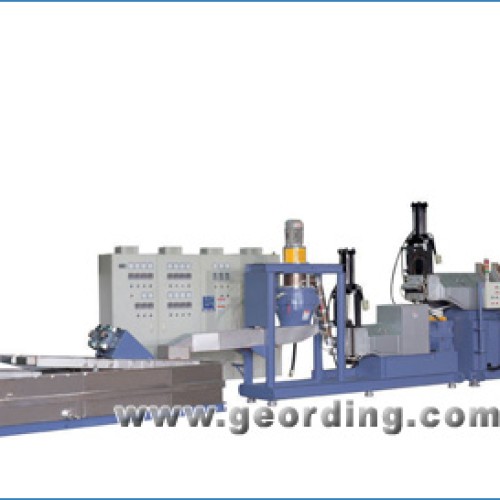 Side entrance plastic waste machine