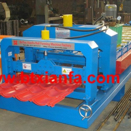 Glazed tile forming machine