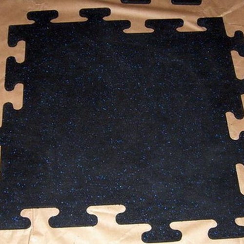 Interlocking rubber tile 